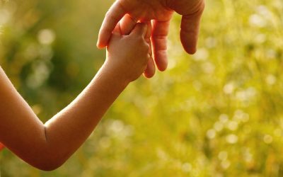 Voogdij regelen bij de notaris of via de rechter? Dit zijn de verschillen.